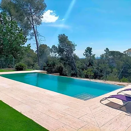 Hotel In Castellar Del Riu With Pool Pyrenees 3*